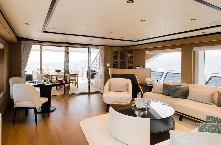 Majesty 120 Yacht Photos Pics 