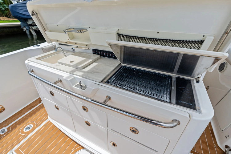 Power Play Yacht Photos Pics 