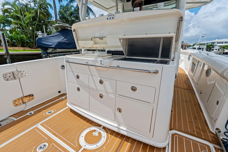 Power Play Yacht Photos Pics 