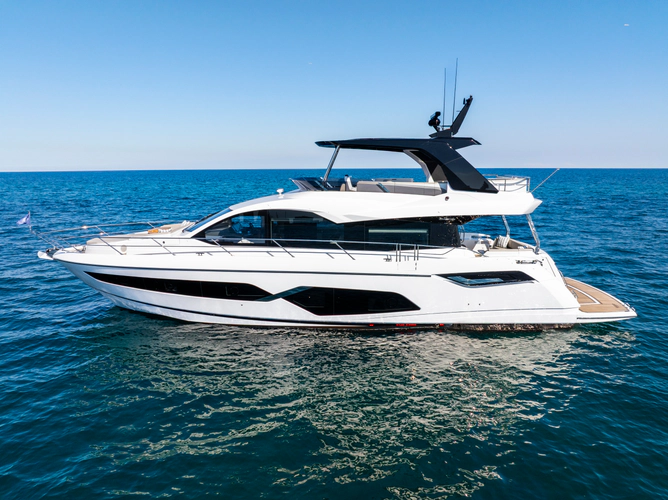 Manhattan 68 Yacht Photos Pics 