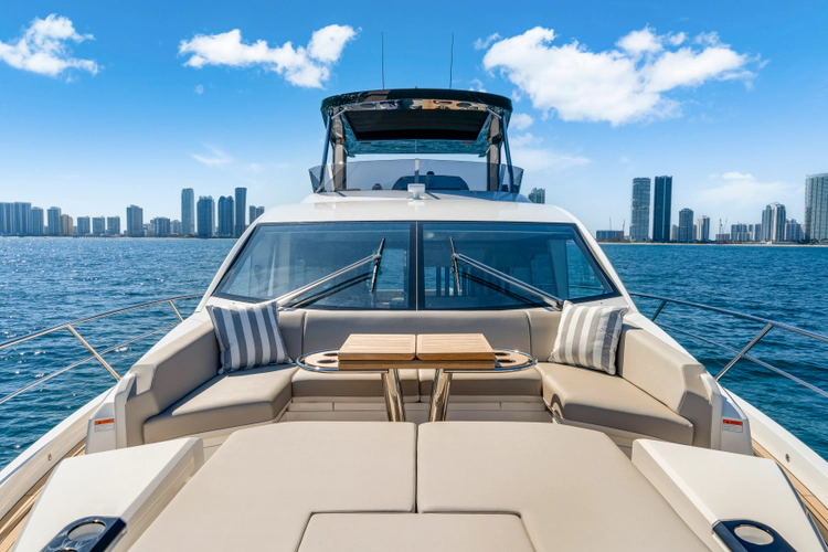 Manhattan 68 Yacht Photos Pics 