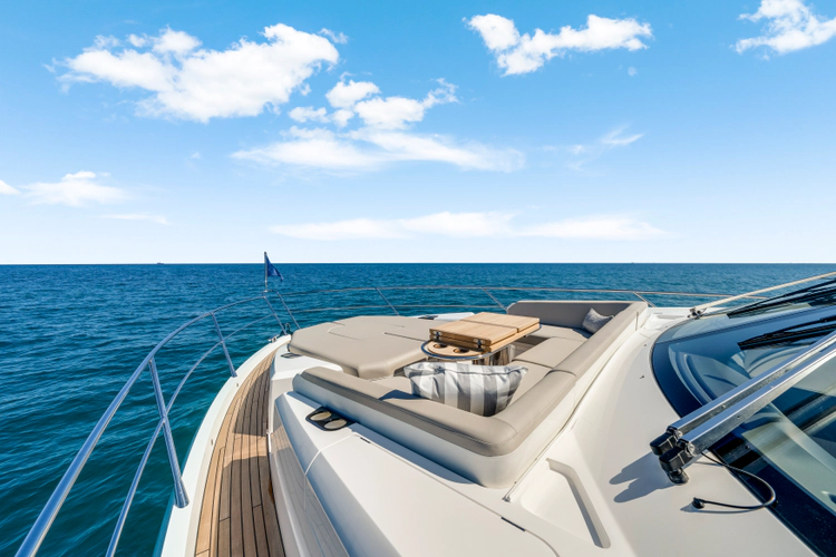 Manhattan 68 Yacht Photos Pics 