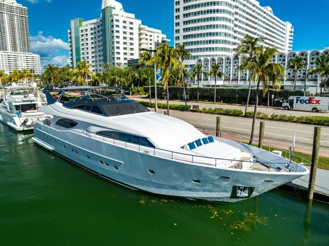 Sinpatico Yacht Photos Pics 
