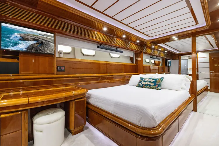 Sinpatico Yacht Photos Pics 