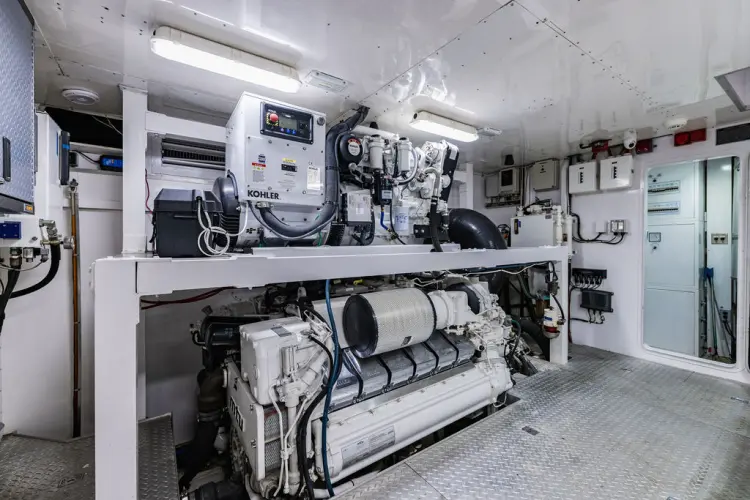 Sinpatico Yacht Photos Pics 