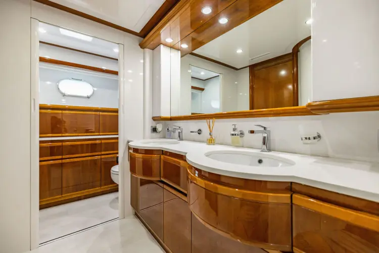 Sinpatico Yacht Photos Pics 