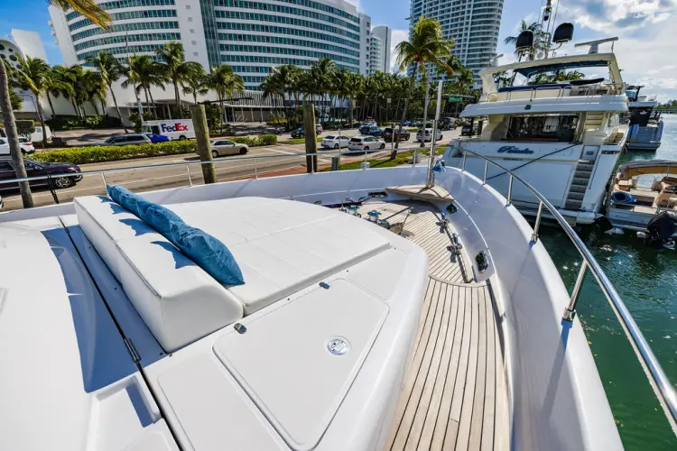 Sinpatico Yacht Photos Pics 