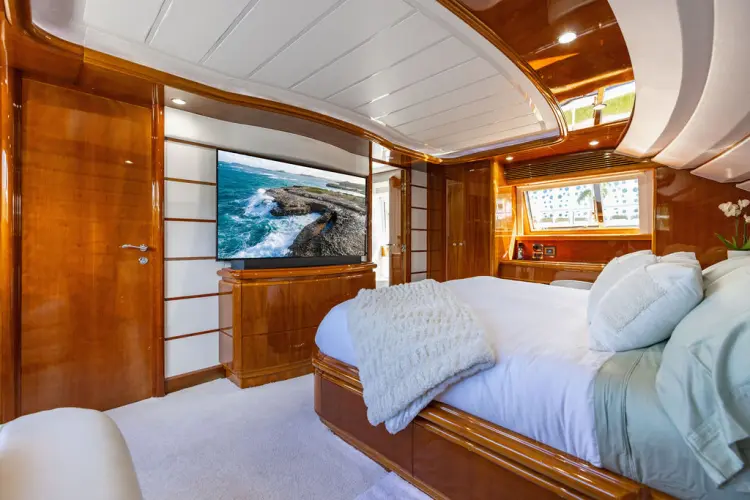 Sinpatico Yacht Photos Pics 
