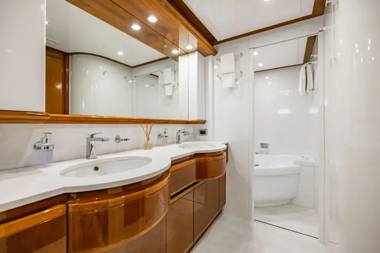Sinpatico Yacht Photos Pics 