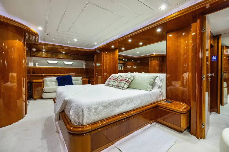 Sinpatico Yacht Photos Pics 