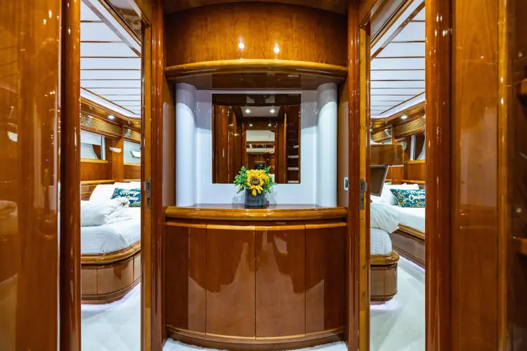 Sinpatico Yacht Photos Pics 
