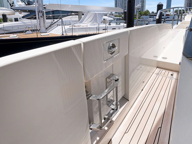 Happy Times Yacht Photos Pics 