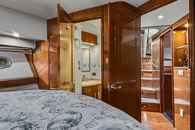 Solitude Yacht Photos Pics 
