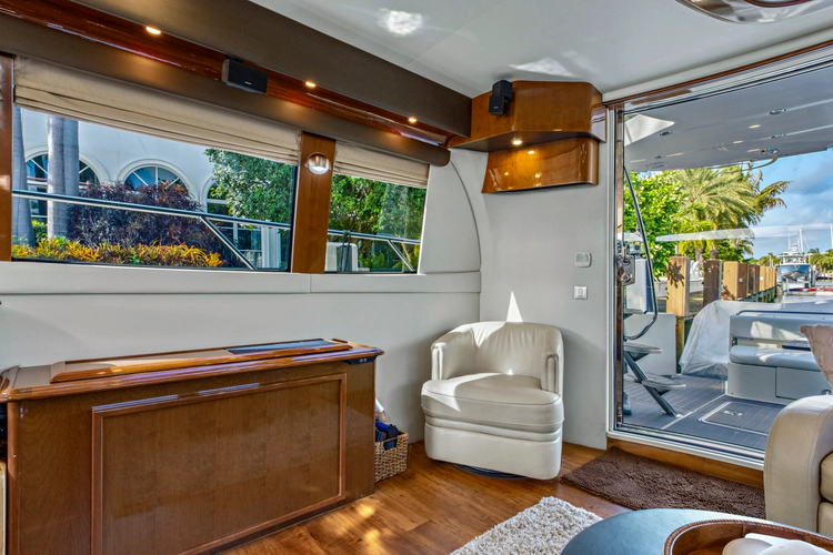 Solitude Yacht Photos Pics 
