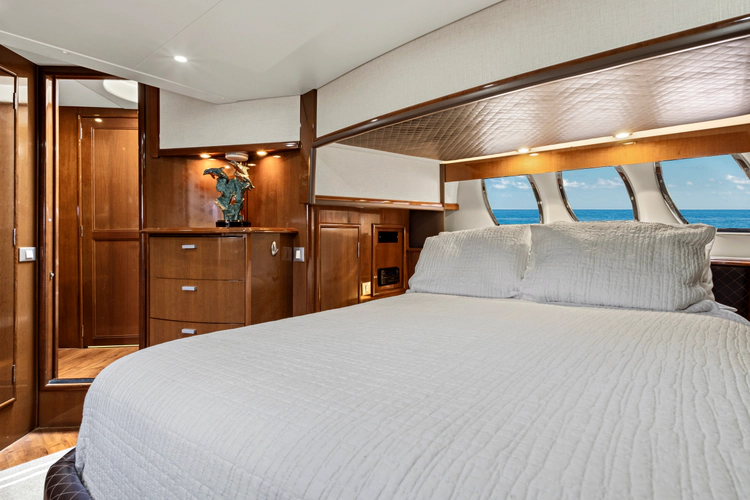 Solitude Yacht Photos Pics 