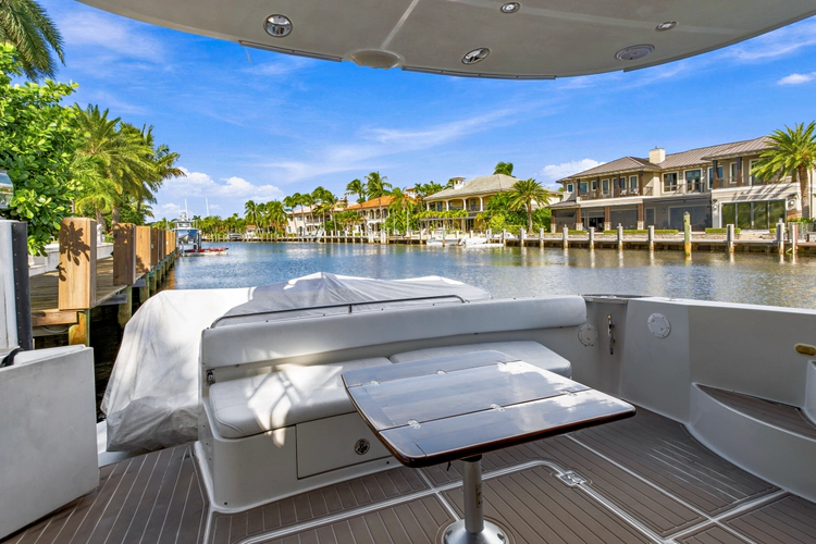 Solitude Yacht Photos Pics 