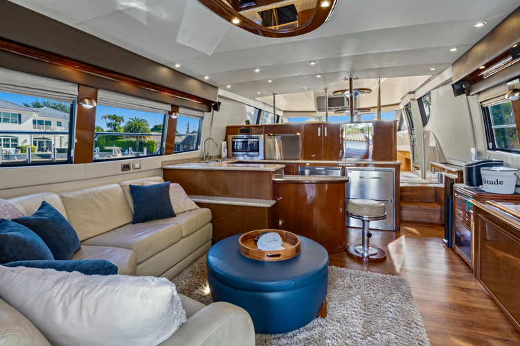 Solitude Yacht Photos Pics 