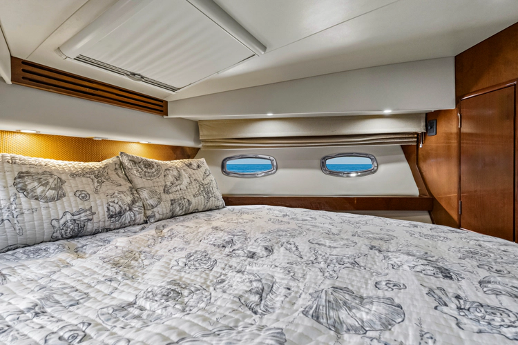 Solitude Yacht Photos Pics 