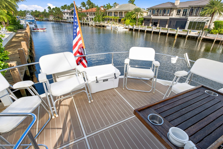 Solitude Yacht Photos Pics 