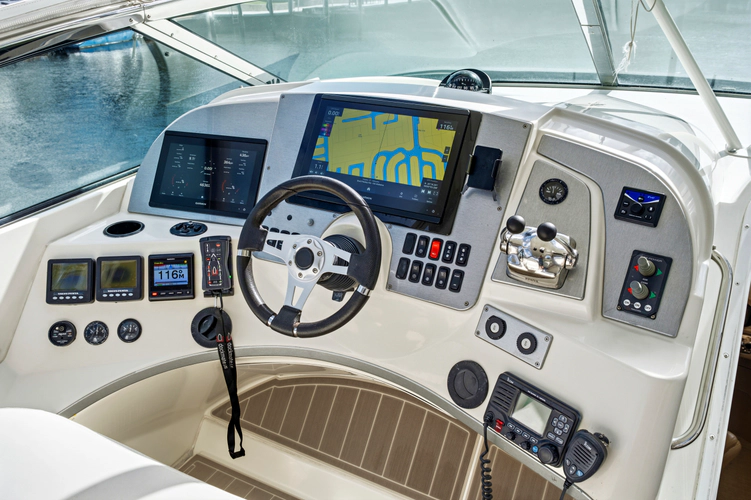 Solitude Yacht Photos Pics 