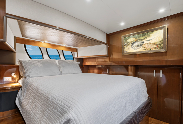 Solitude Yacht Photos Pics 