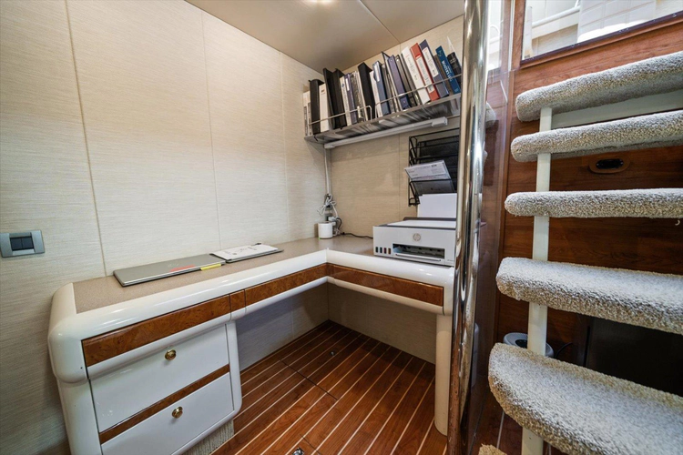 Octopi Yacht Photos Pics 