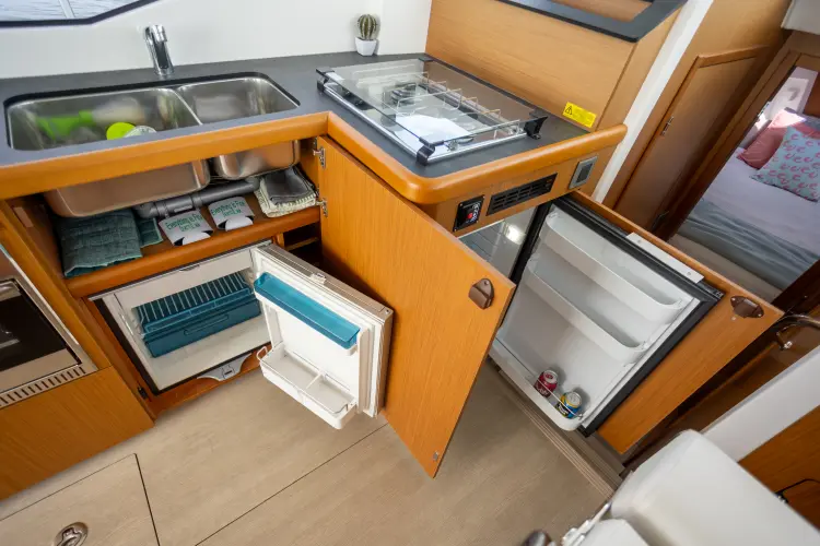 Everything Is Fine Yacht Photos Pics 