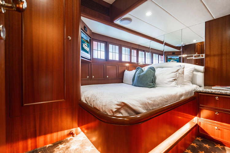 Lexington Yacht Photos Pics 