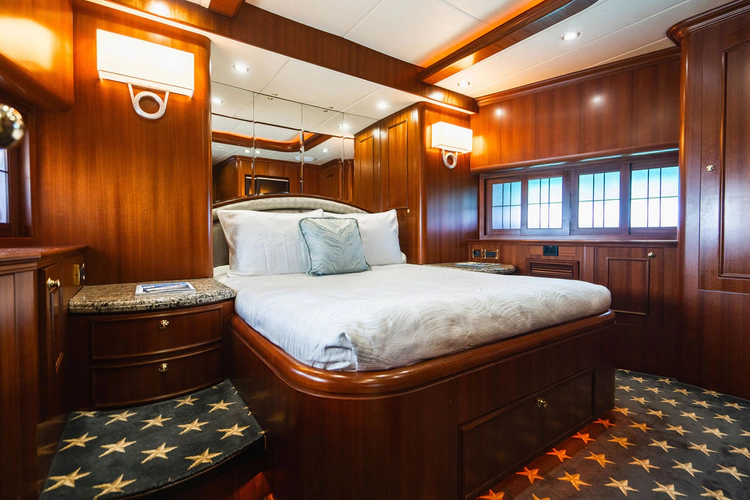 Lexington Yacht Photos Pics 