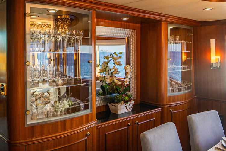 Lexington Yacht Photos Pics 