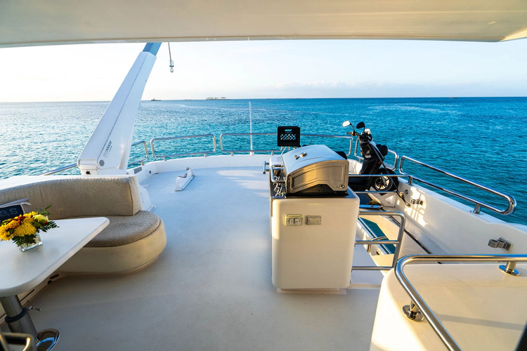 Lexington Yacht Photos Pics 
