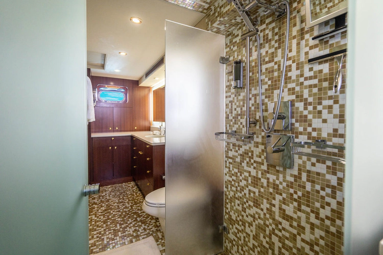 Lexington Yacht Photos Pics 