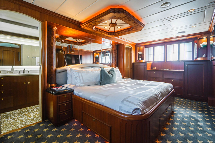 Lexington Yacht Photos Pics 