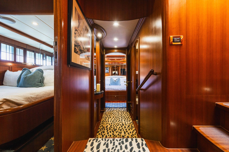 Lexington Yacht Photos Pics 