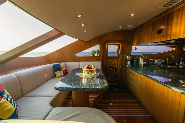 Lexington Yacht Photos Pics 