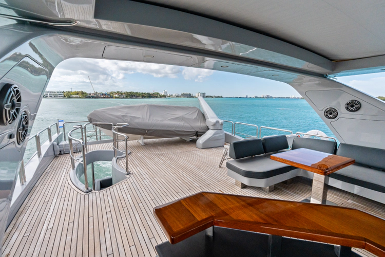 Knot Woke Yacht Photos Pics 