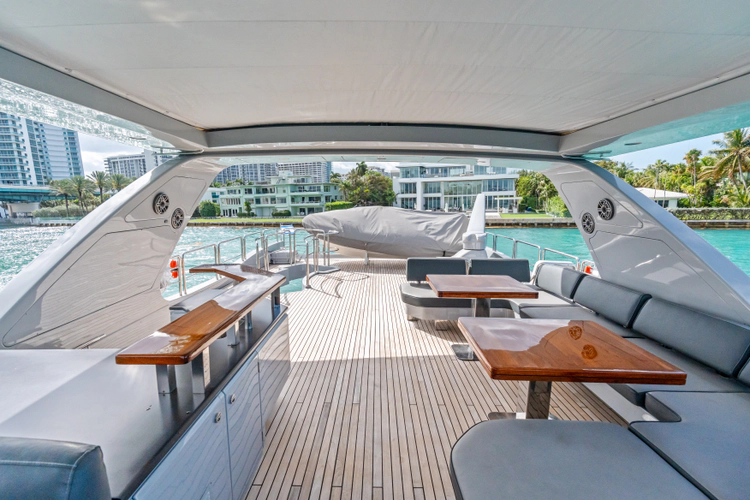 Knot Woke Yacht Photos Pics 