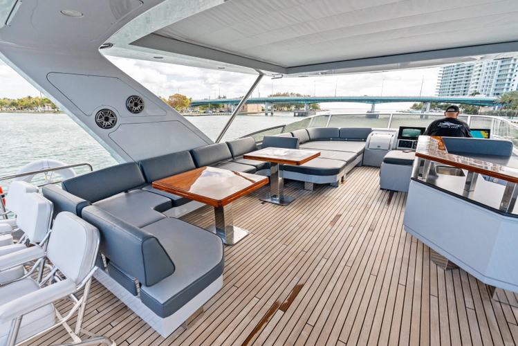 Knot Woke Yacht Photos Pics 