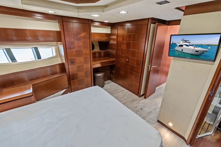 Knot Woke Yacht Photos Pics 