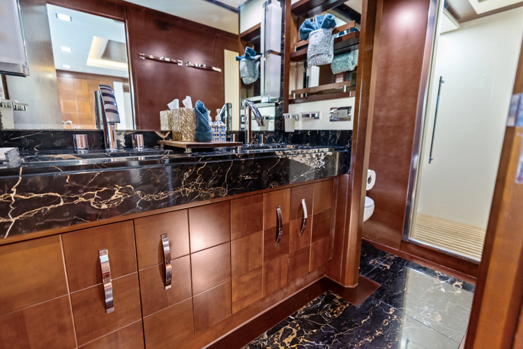 Knot Woke Yacht Photos Pics 