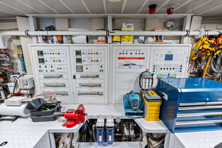 Knot Woke Yacht Photos Pics 