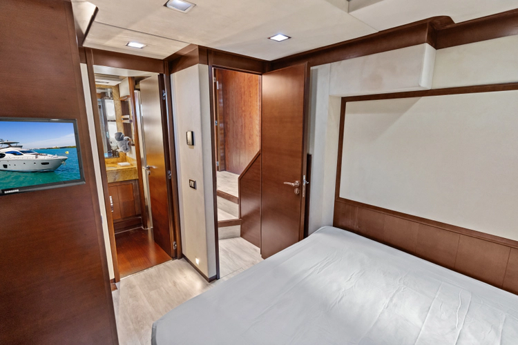 Knot Woke Yacht Photos Pics 