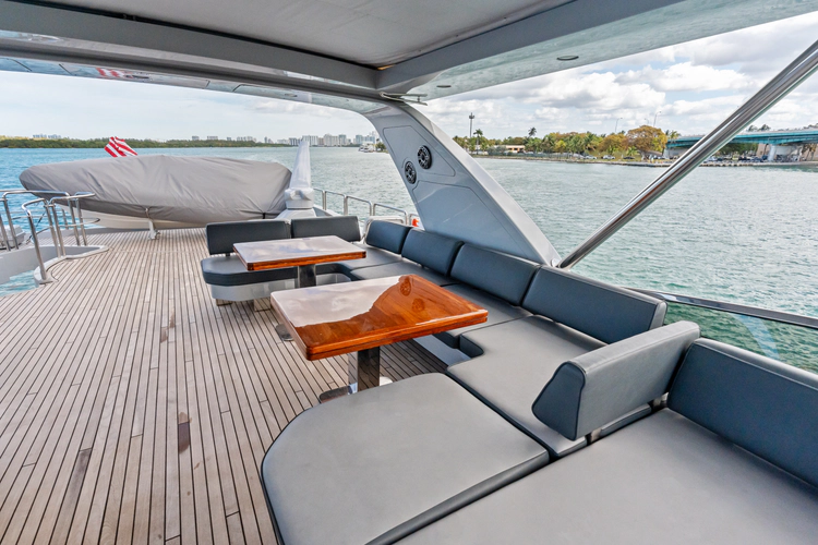 Knot Woke Yacht Photos Pics 