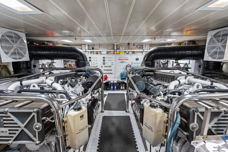 Knot Woke Yacht Photos Pics 