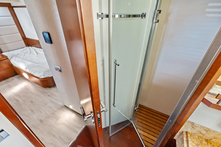 Knot Woke Yacht Photos Pics 