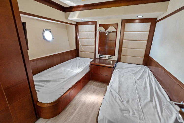 Knot Woke Yacht Photos Pics 