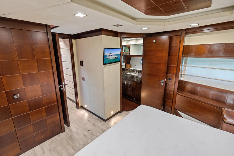 Knot Woke Yacht Photos Pics 