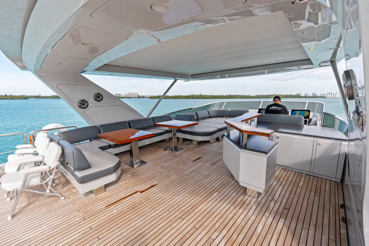 Knot Woke Yacht Photos Pics 