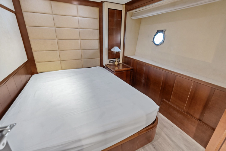 Knot Woke Yacht Photos Pics 