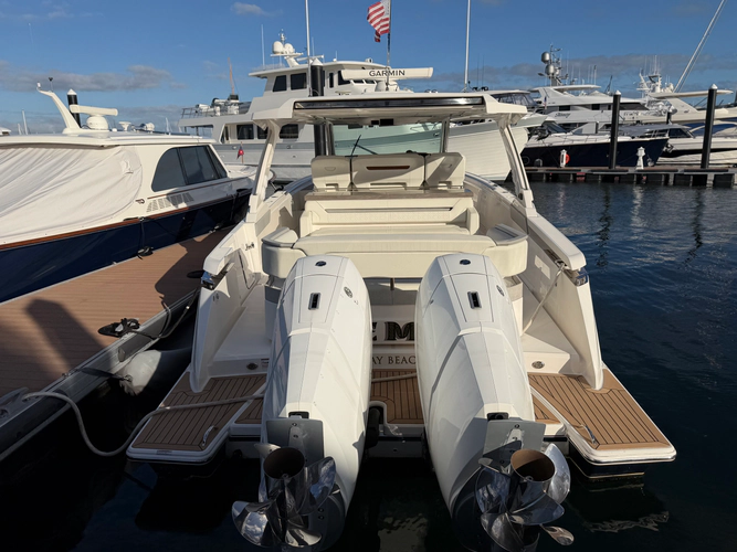 The Moy Yacht Photos Pics 